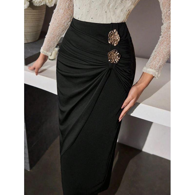 

European and American Cross-Border Amazon 2026 Spring New Style Rose Metal Buckle Decorated Pleated Hip-Hugging Slimming Women s Skirt Black S