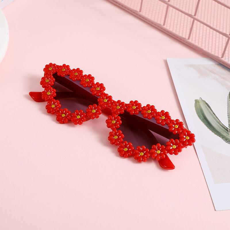 Cute Kids Sunglasses Colors Daisy Cat Eyes Sunglasses New 1-8 Year Old Baby Decorative Sunglasses Trendy Children's Sunglasses
