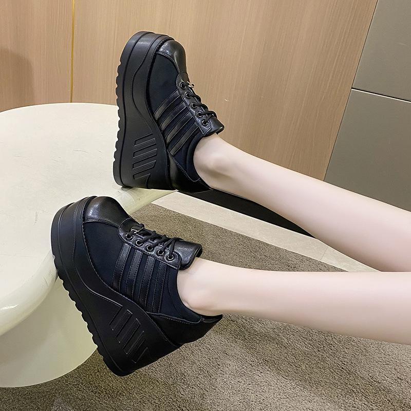 Autumn Women's Plus Size Sneakers: Thick Sole, Korean Style, Height-Boosting Casual Shoes