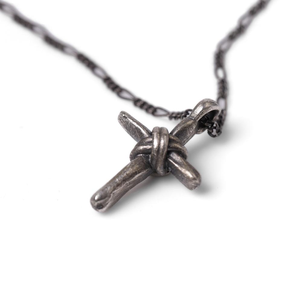 Agroundring Chained Cross Necklace