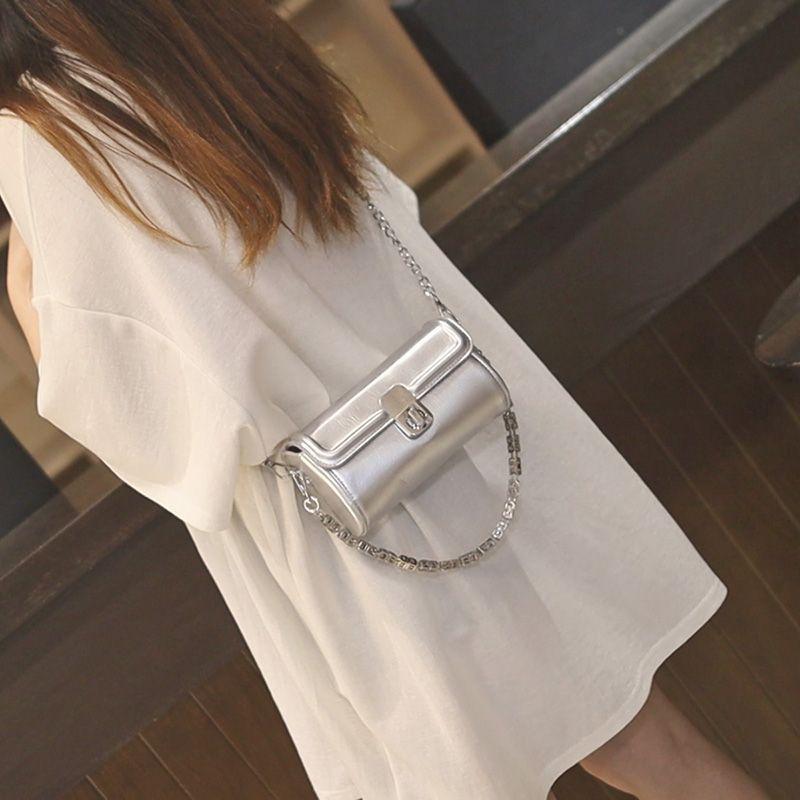 

Crossbody Texture Special-Interest Design Cylinder Silver