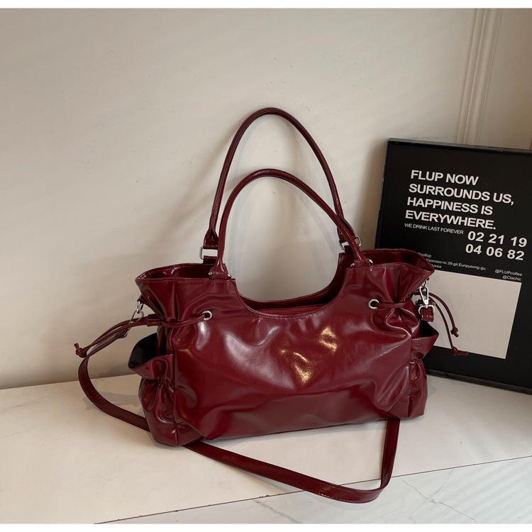 

Korean British-Style Women’s Large-Capacity Crossbody Shoulder Tote вина червоного кольору
