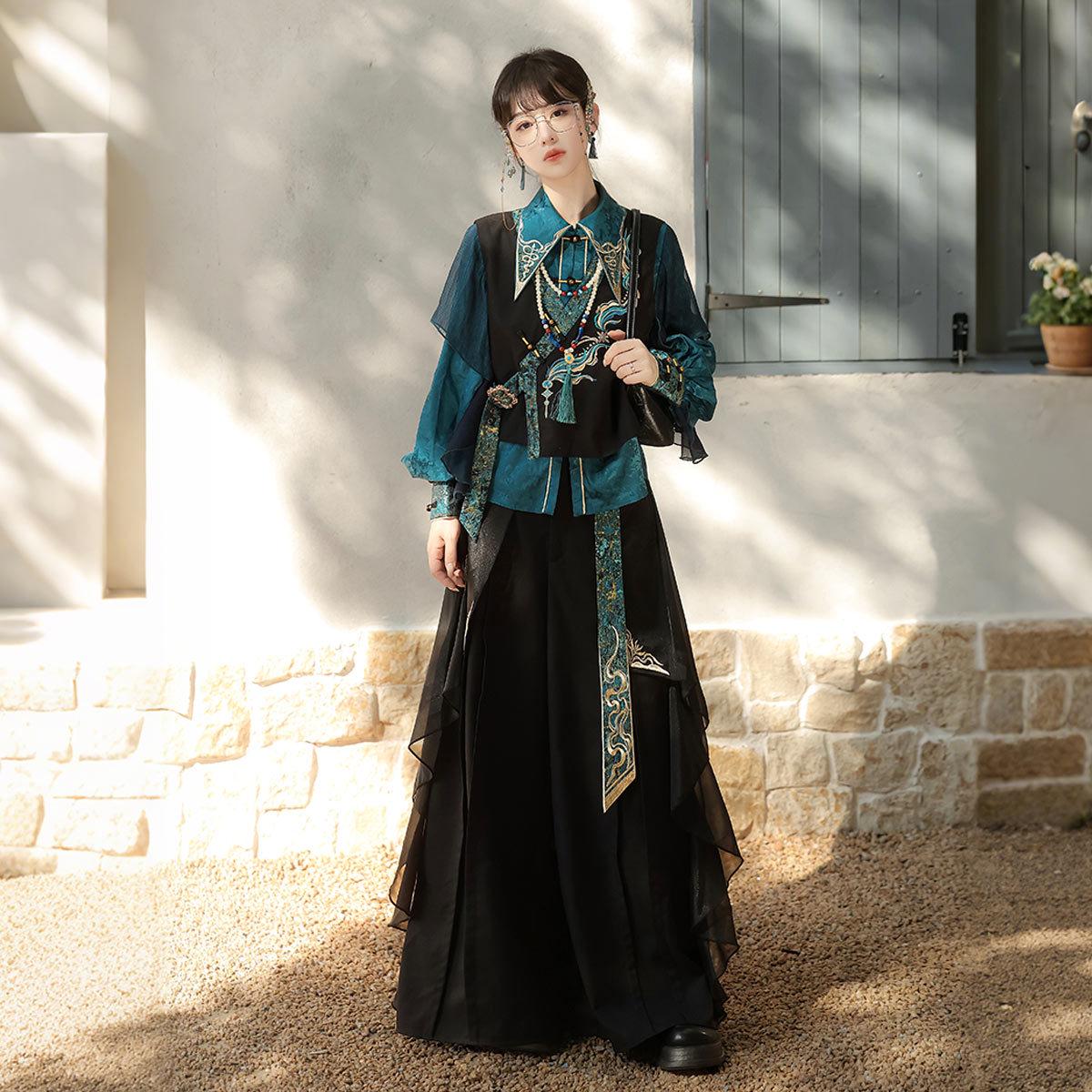 

Yi Meng Ge Qingluan Feather Комплект женского ожерелья, жилета и брюк в стиле Хан Medium