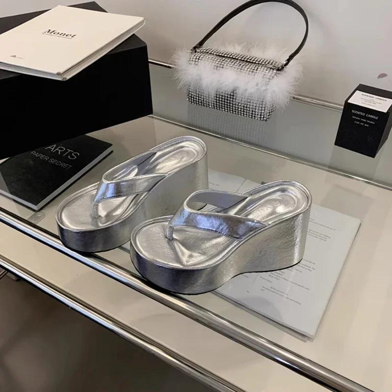 Design Sommer Tykke Dame Tøfler Mote Plattform Kiler Høy Hæl Sølvfargede Damesko Zapatillas De Mujer