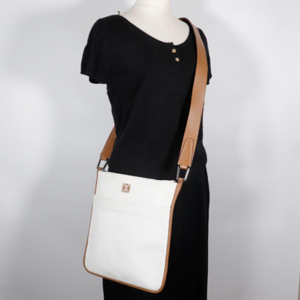 LOEWE anagram Shoulder Bag White PVC/leather unisex Used