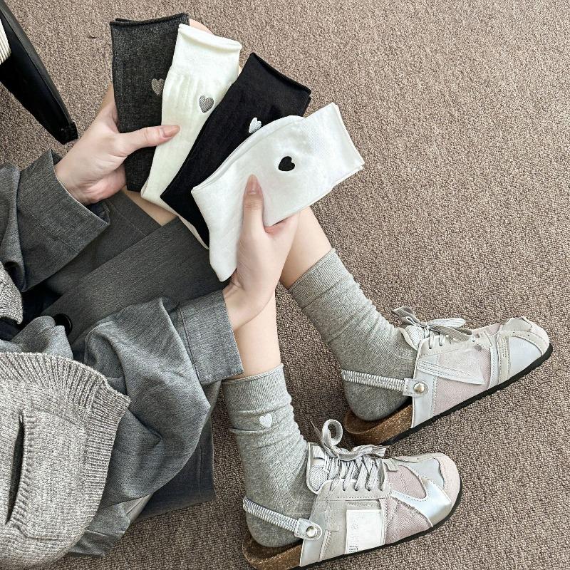 Women's Autumn and Winter Embroidered Heart-shaped Mid-calf Socks, Cotton, Versatile, Solid Color Pile Socks, Rolled-up Women's Socks