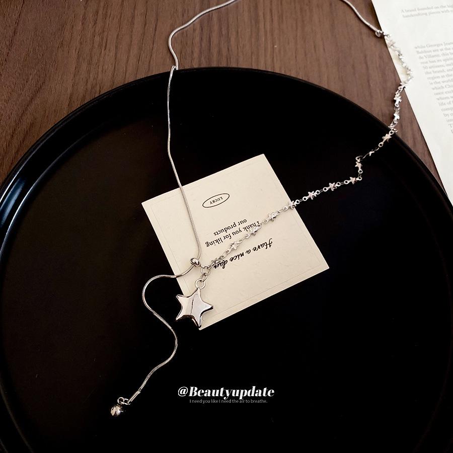 Minimalist Star Pendant Clavicle Necklace - Versatile, High-End Fashion for Women.