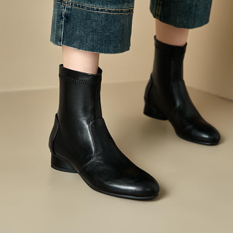 Women's Low-heeled Short Boots Autumn and Winter New Comfortable and Versatile Solid-color Thick-heeled Large-size Simple Short Boots