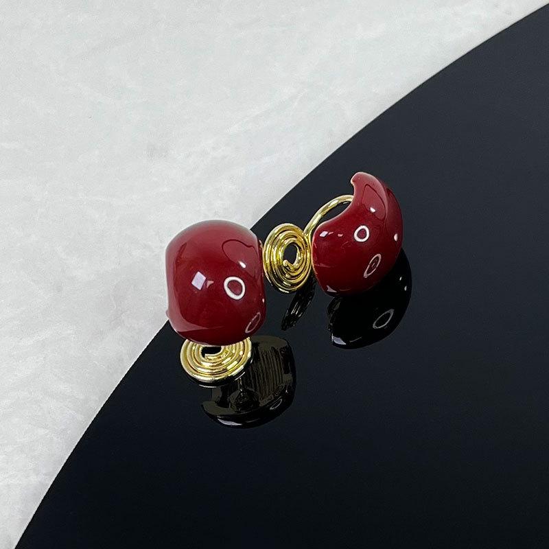 Korean Style Retro Pearl Ear Clip for Women - Mosquito Coil Holder, No Piercing, High-End, Fashionable and Versatile Luxury Earrings