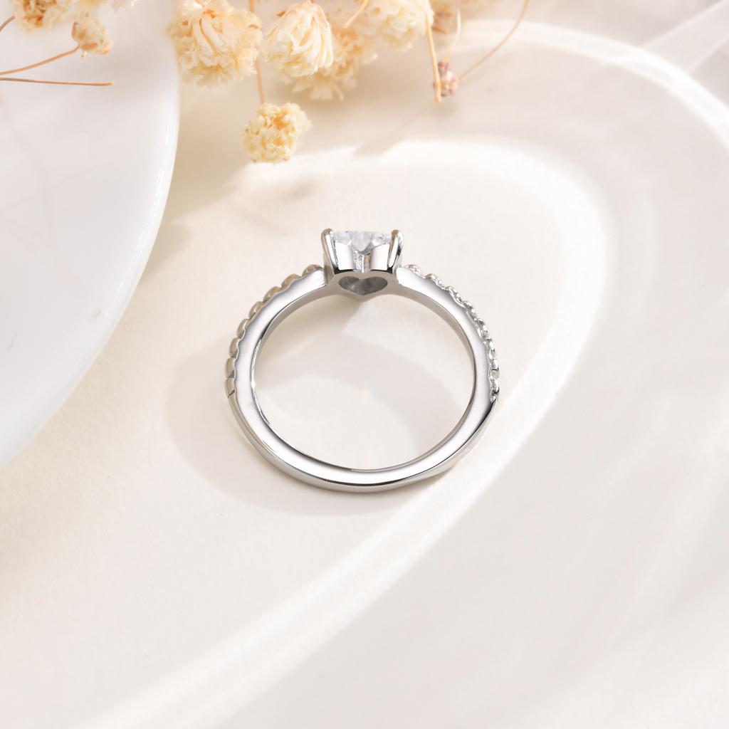 Vnox Women's Heart Love Ring, Sparking Cubic Zirconia Heart Solitaire Wedding Rings, Promise Engagement Ring Gift Anniversary
