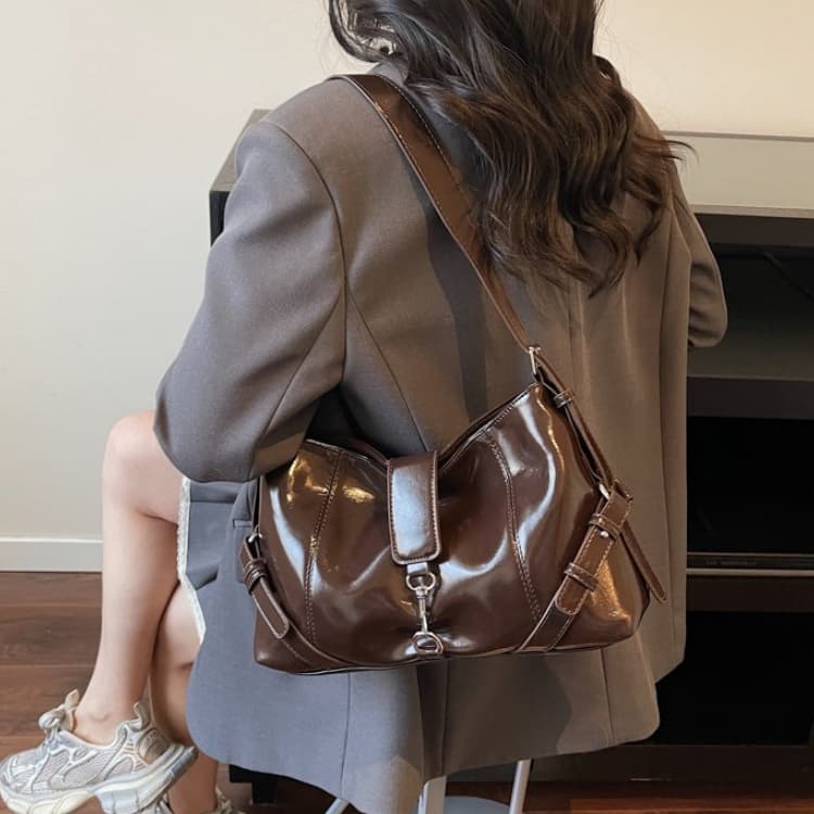 Glossy Patent Leather Underarm Bag Women's Shoulder Messenger Bag