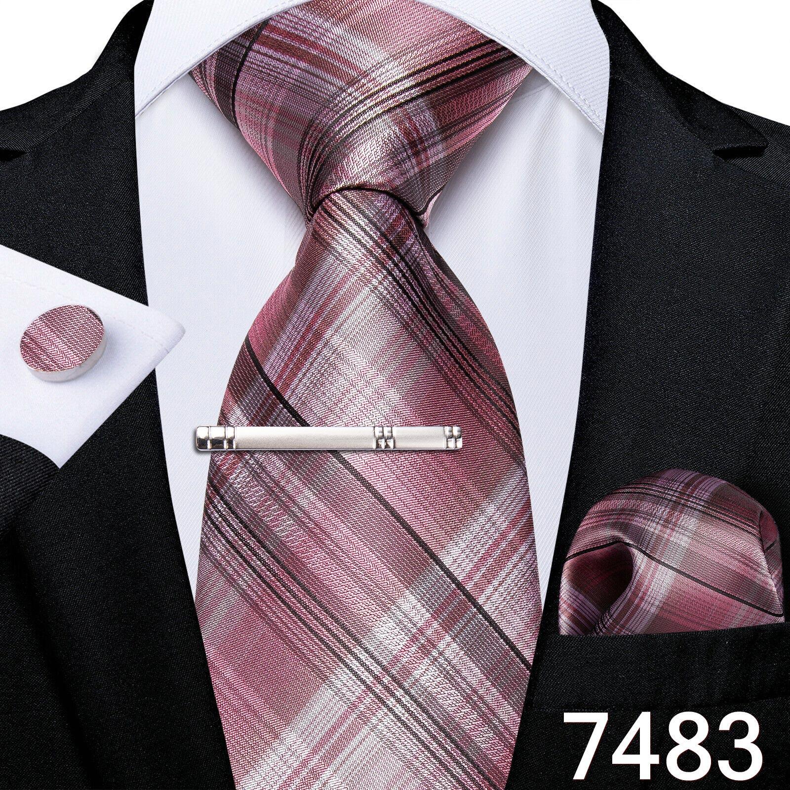 

Набор для Мужчин: клетчатый галстук 8,5 см, клип и запонки в клетку N-7483