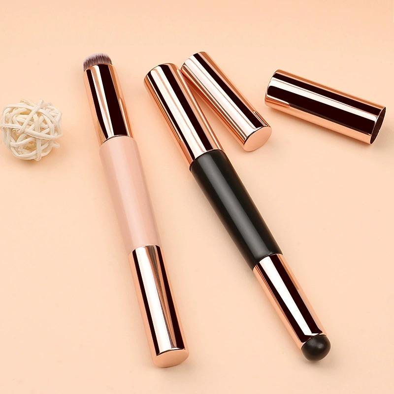 2 in 1 Silicone Lip Brush Concealer Brush Wooden Handle Portable Lipstick Lip Balm Applicator with Cap Makeup Brush Beauty Tools