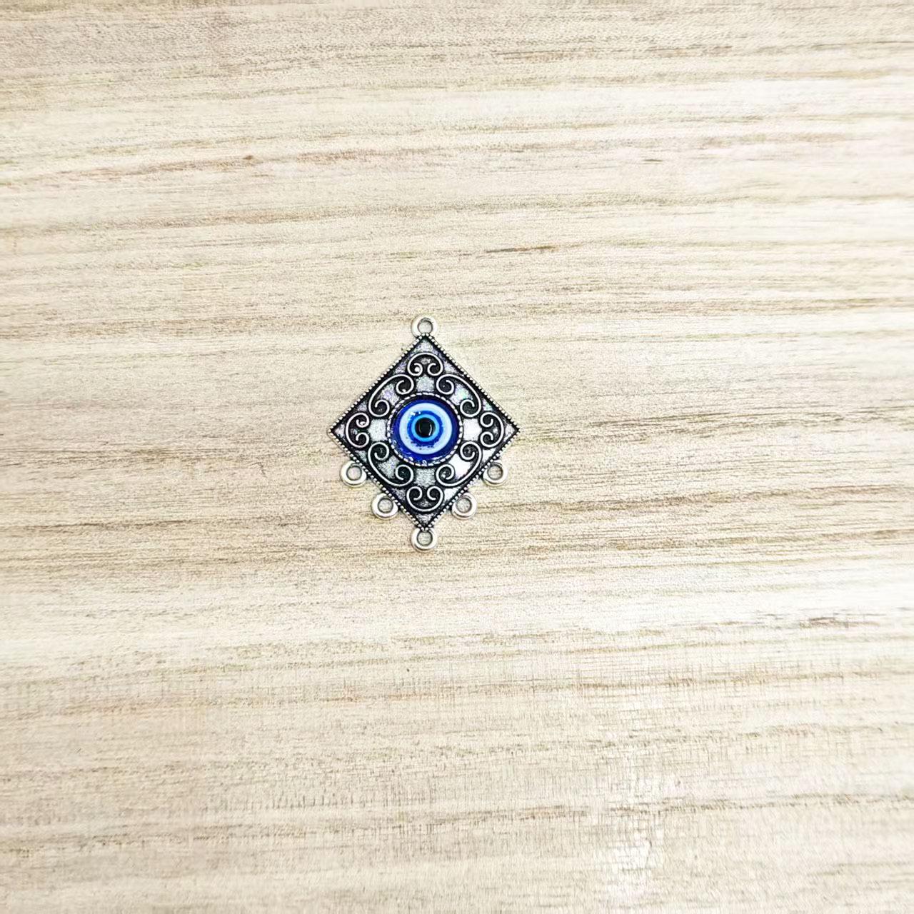 

Ethnic Vintage Alloy Earrings: Handmade Miao Silver Tibetan Accessories