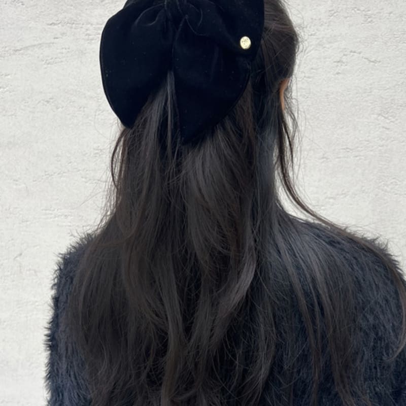 

Lavishe Cameo Black Bold Velvet Ribbon Pin _ Imported Fabric Black