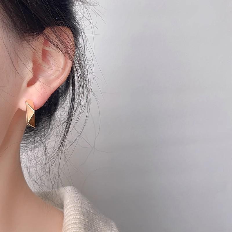 ANENJERY Geometric Irregular Polyhedral Hoop Earrings Simple Fashionable and Versatile Hip Hop Smooth Earrings Jewelry Gift