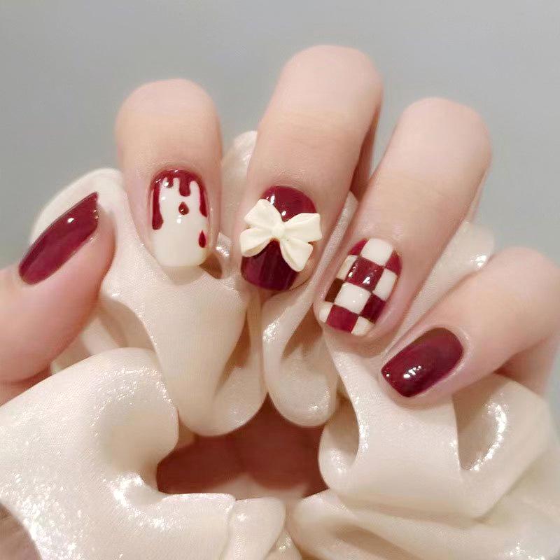 

B405 Red Wine Bow Wearable Nails - Autumn/Winter Checkered Fake Nail Patches