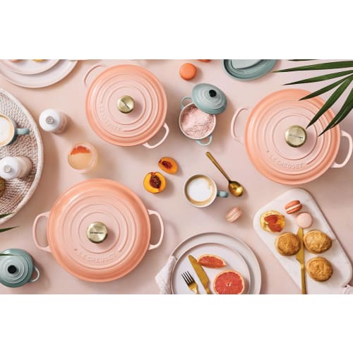 Le Creuset Signature Cocotte Ronde 22 cm Cast Iron Enamel Pot, P?ch, Gas, Induction, and Oven Compatible [Official Japanese Product]