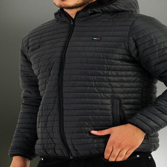 Schwarze wasser- und winddichte Herrenjacke mit Fleece-Innenseite