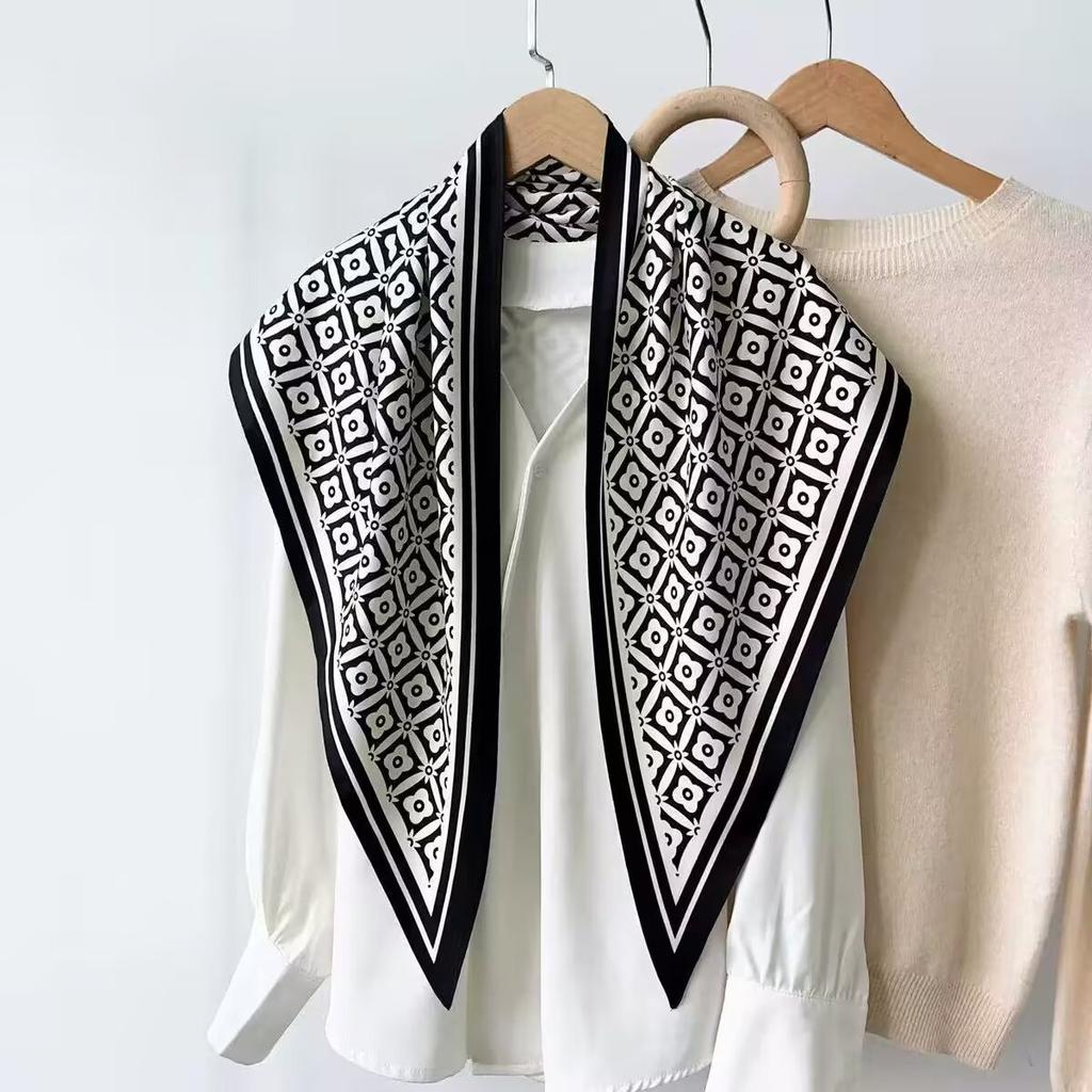 Korean simple high-end polka dot printing large triangular towel women's spring summer fashion versatile bag headscarf multi-purpose fart curtain