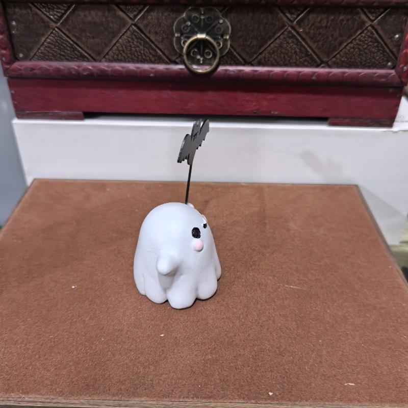 1Pc Halloween Cute Ghost Putting Bat Ornaments, Ghost Bat Desktop Party Decoration, Party Small Gift, Little Finger Cute Ghost