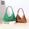 Trendy and versatile hand-woven bags, fashionable and simple lunch boxes, handbags, high-end niche single shoulder armpit bags