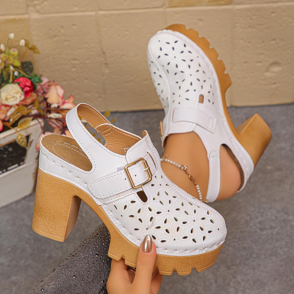 Damskie sandały peep-toe na szeroką stopę na klockowym obcasie - ażurowy design, letnie buty z zakrytym palcem, modne sandały na wysokim obcasie