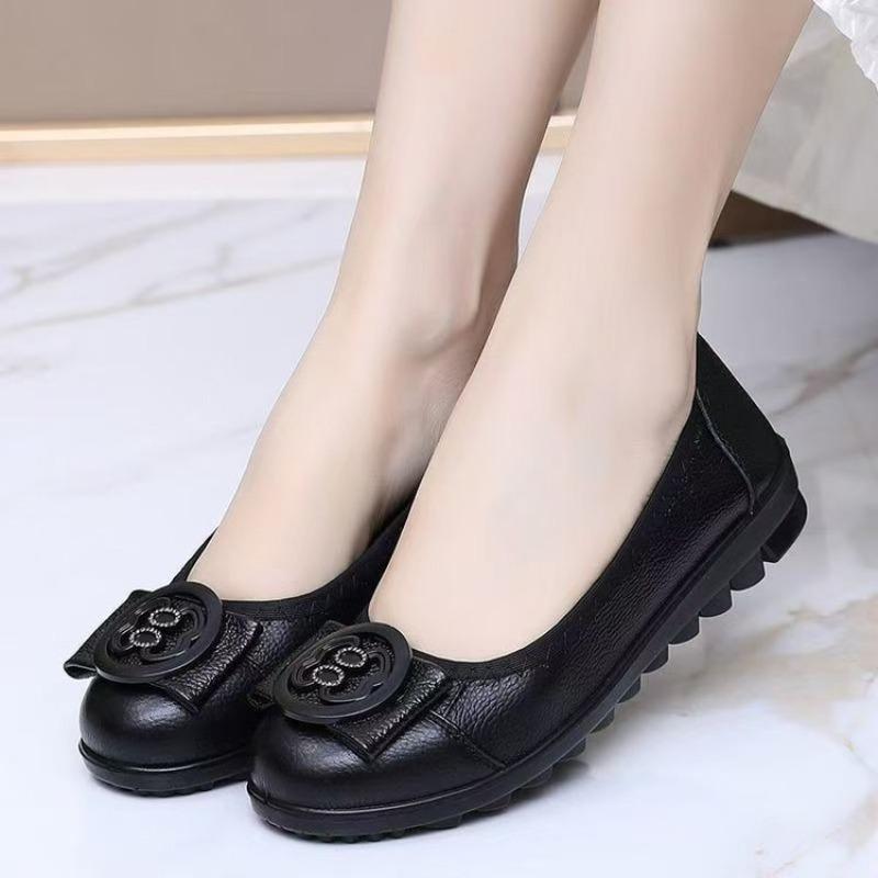 

Leather single shoes women s autumn new soft-soled versatile fashion shoes round head non-slip flat-soled Doudou shoes 41 чёрный