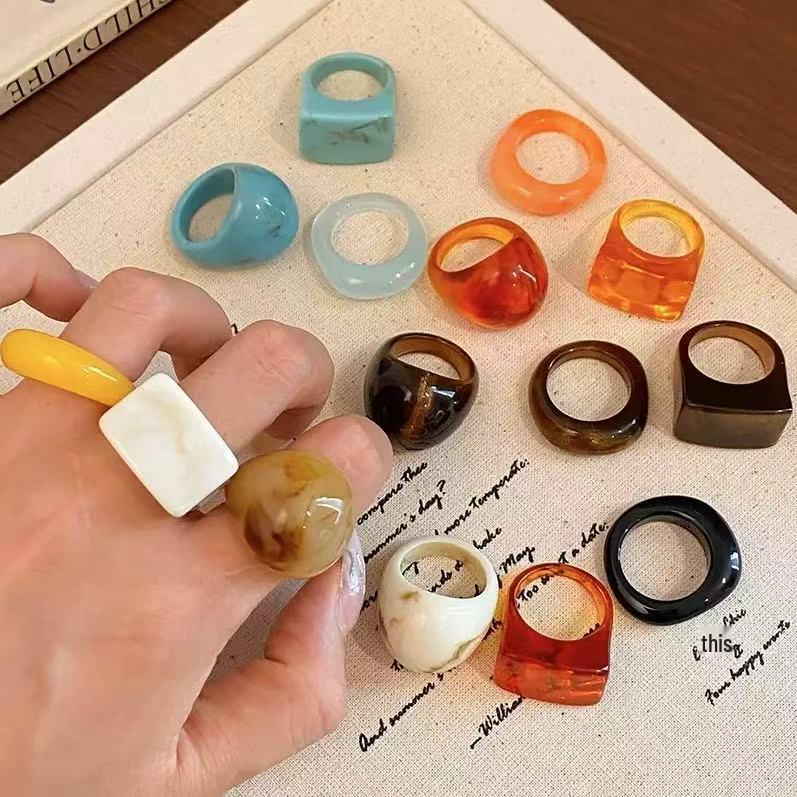 Women's Maillard Resin Geometric Ring: Retro Elegance, Unique Design, Handcrafted High-End Jewelry