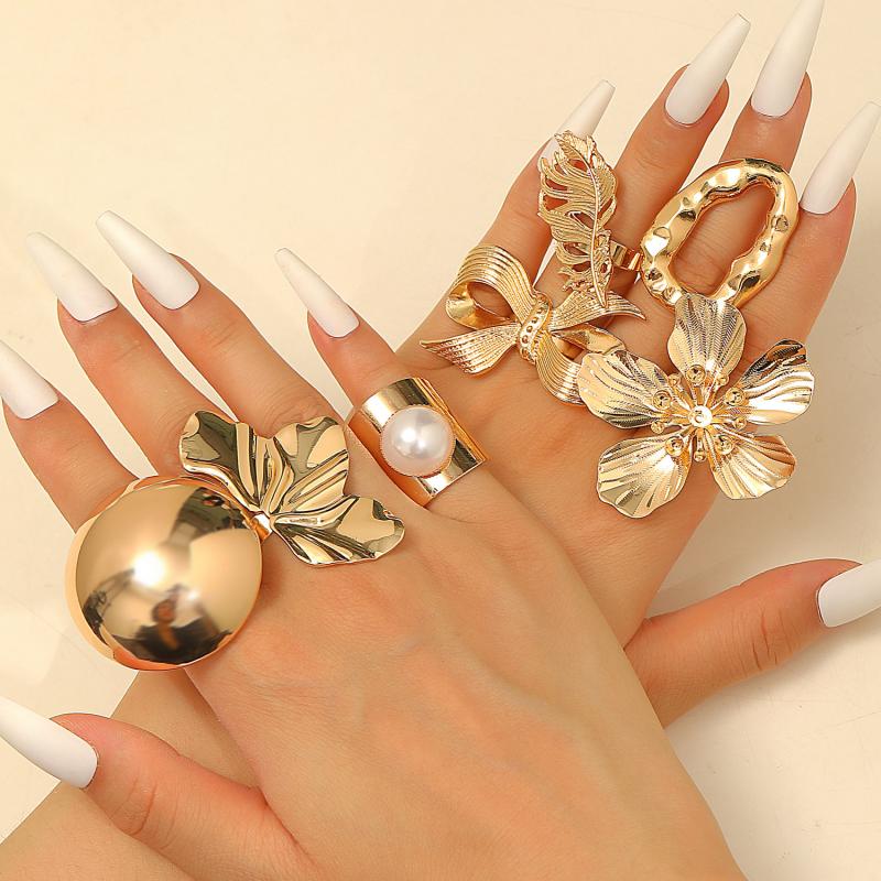 Punk Gothic Irregular Geometric Flower Rings for Men Women Hiphop Exaggerated Shiny Open Rings Fashion Party Jewelry Accessories