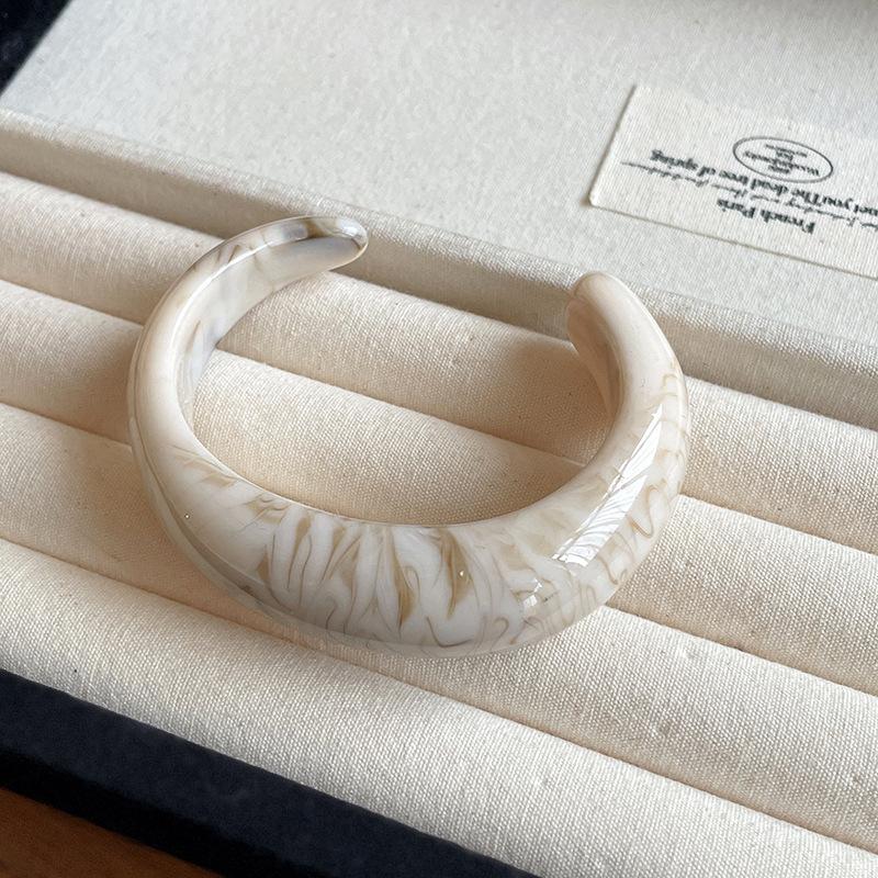 Vintage Bohemian Resin Cuff Charms Bracelets Bangles For Women Fashion Jewelry Acrylic Wide Open Wrist Geometric Bangle Pulseras