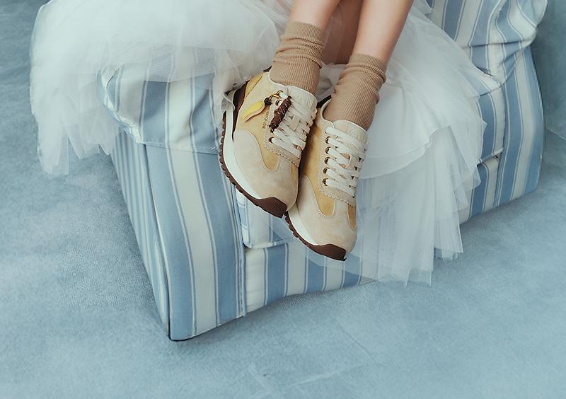 TATA/He She 2026 Spring Thick Soled Forrest Gump Shoes Women's Breathable Casual Sports Shoes