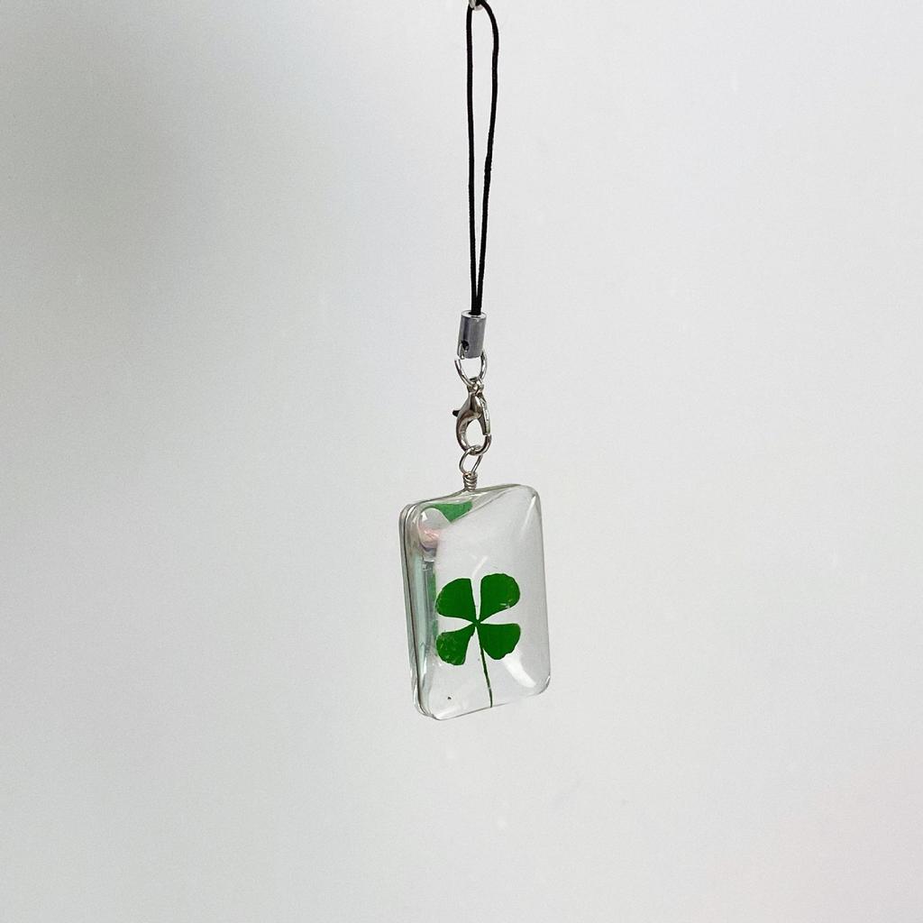 1 Pc Natural Clover Pendant Cross Border Lucky Star Dried Flower Bag Keychain Green Glass Pendant Pendant