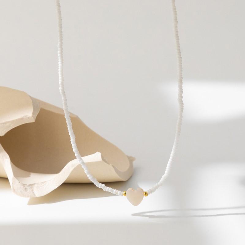 Fashion Choker Necklace for Girl Women White Seed Beads Necklace with Shell Love Heart Pendant Trendy Neck Jewelry