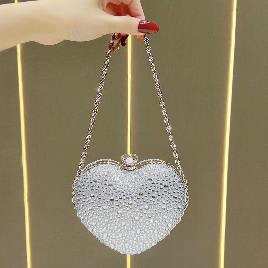 Borsa a mano a forma di cuore alla moda con decorazioni di strass per serate fuori