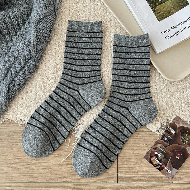 5 Pairs of Female Autumn and Winter Color Stripes In The Tube Warm Pile Socks