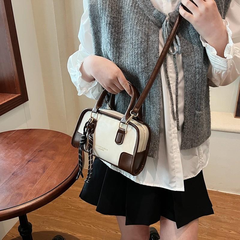 IELGY Simple Commuter Fashion One-Shoulder Portable Retro Small Square Bag