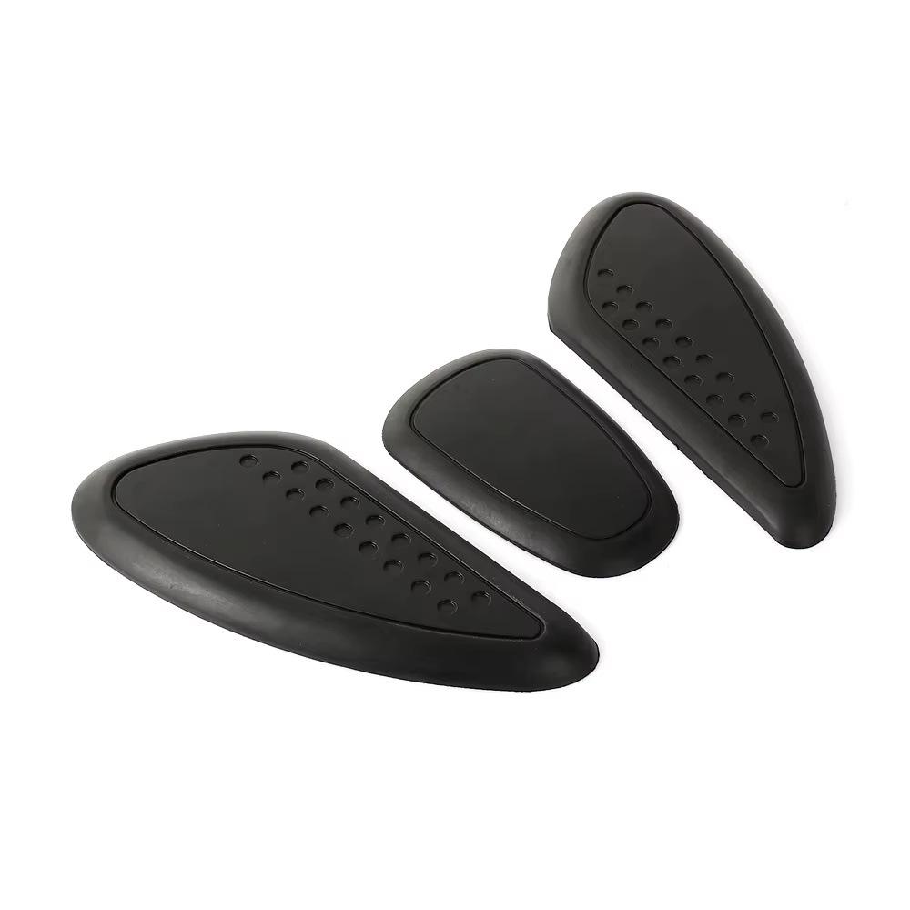 

Противоскользящие накладки на бак для мотоциклов Triumph Speed 400 и Scrambler 400X 2024 года