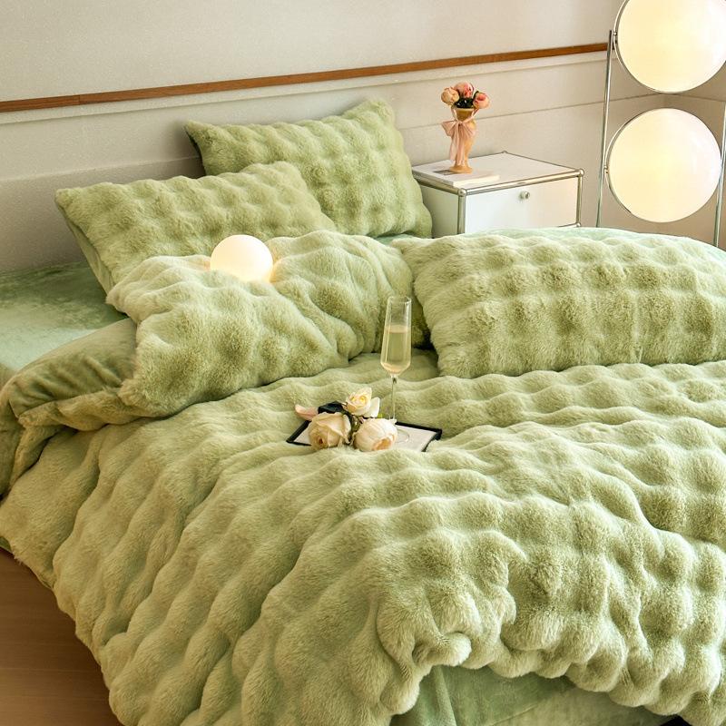 

Плюшевый комплект из четырех предметов для кровати, Плюшевая утолщенная двусторонняя молочная плюшевая тепловая простыня, Пододеяльник, Наволочка Набор из трех предметов 1.5m bed