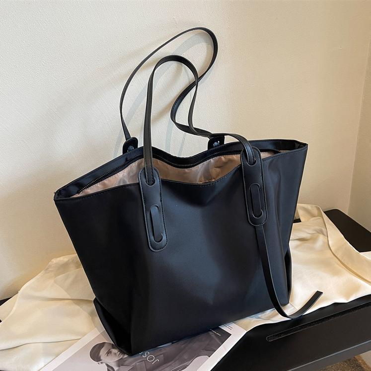 New Oxford Buttot Bag Women'S Large Capacity Simple Casual Shoulder Bag Textured Versatile Commuter Underarm Bag