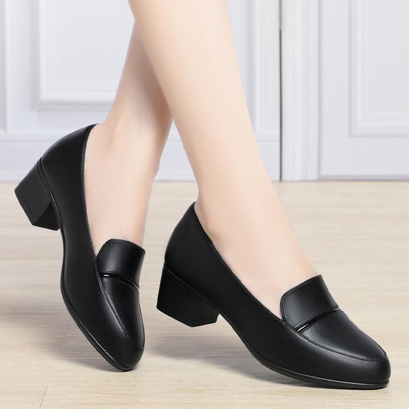 2025 Spring/Autumn Comfortable Soft Leather Chunky Heel Shoes for Women - Versatile for Middle-Aged and Elderly