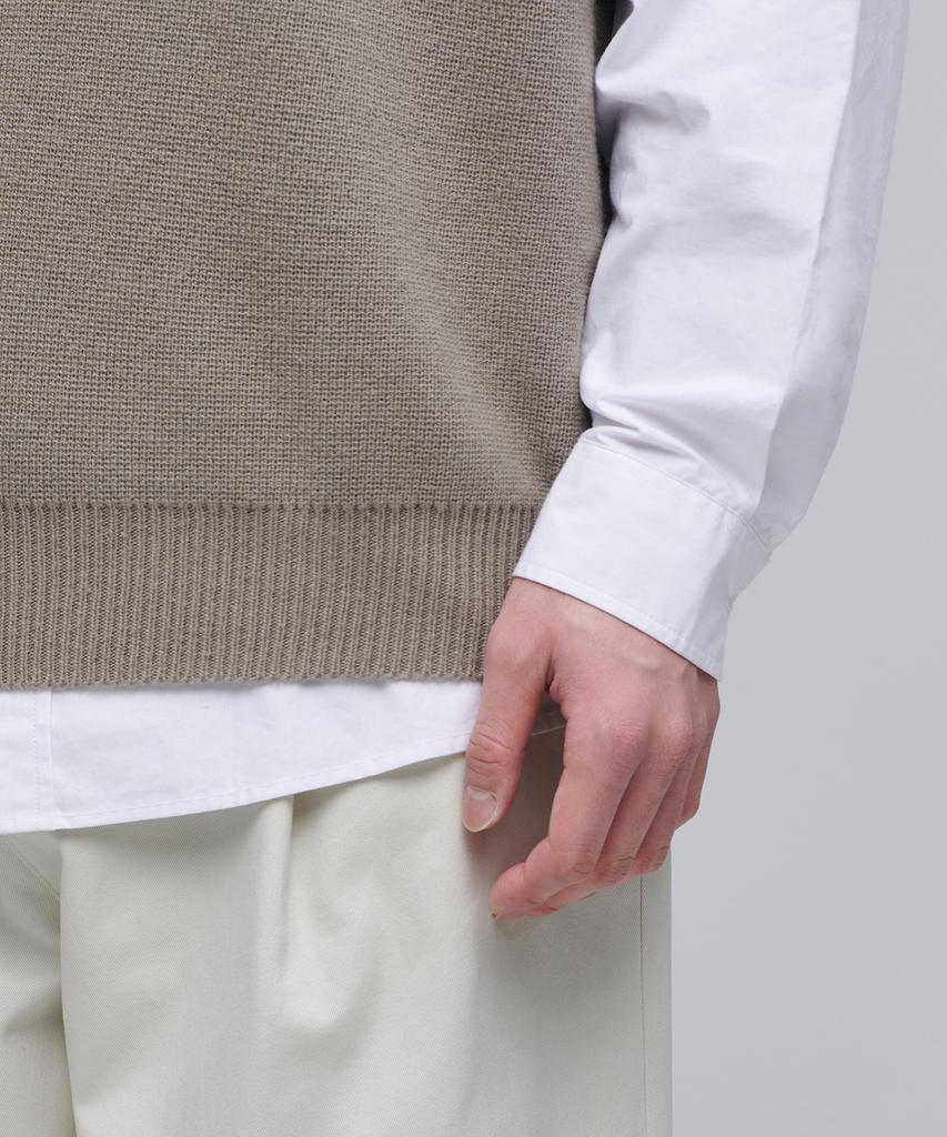 MUSINSA STANDARD Oversized V-Neck Knit Vest [Dusty Beige]