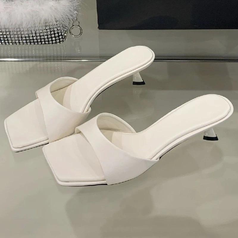 

Fashion High Quality Satin Square Toe Kitten Heel Designer Slippers Women Sexy Open Toe Shallow Slide Sandals Luxury Summer Woman Sandal 35 бежевый