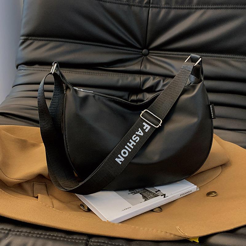 Large Capacity Bag for Women New High Value Niche Design Candy Color One Shoulder Crossbody Crescent Bag for Women