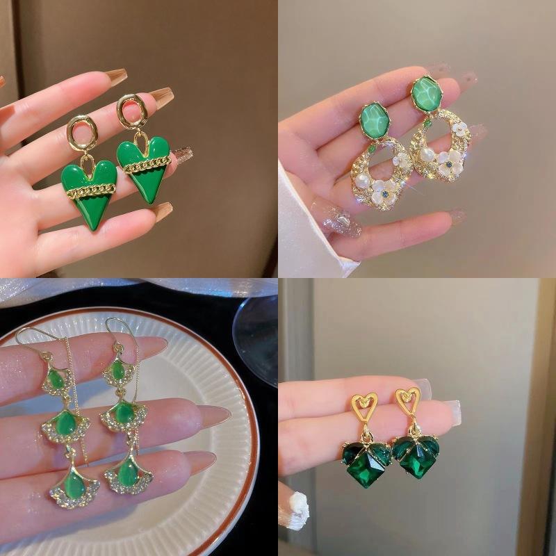 Summer Green Flower Fashionable and Elegant Earrings Temperament Versatile Sweet Stud Earrings Atmospheric Fresh Earrings
