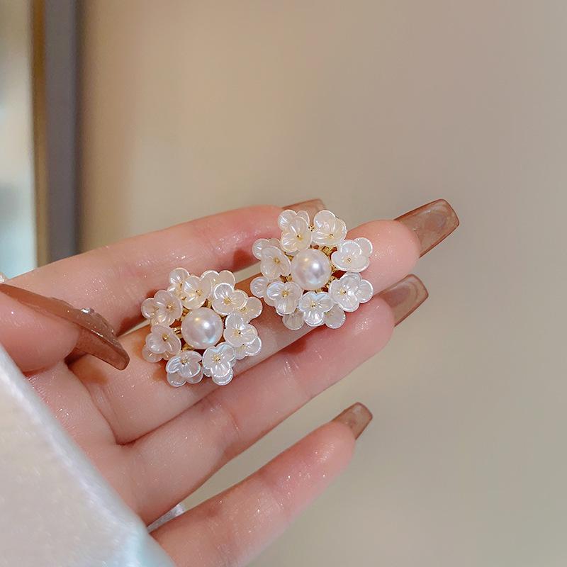 2025 Trendy Large Earrings: Simple, Cool, Versatile - Perfect for Round Faces