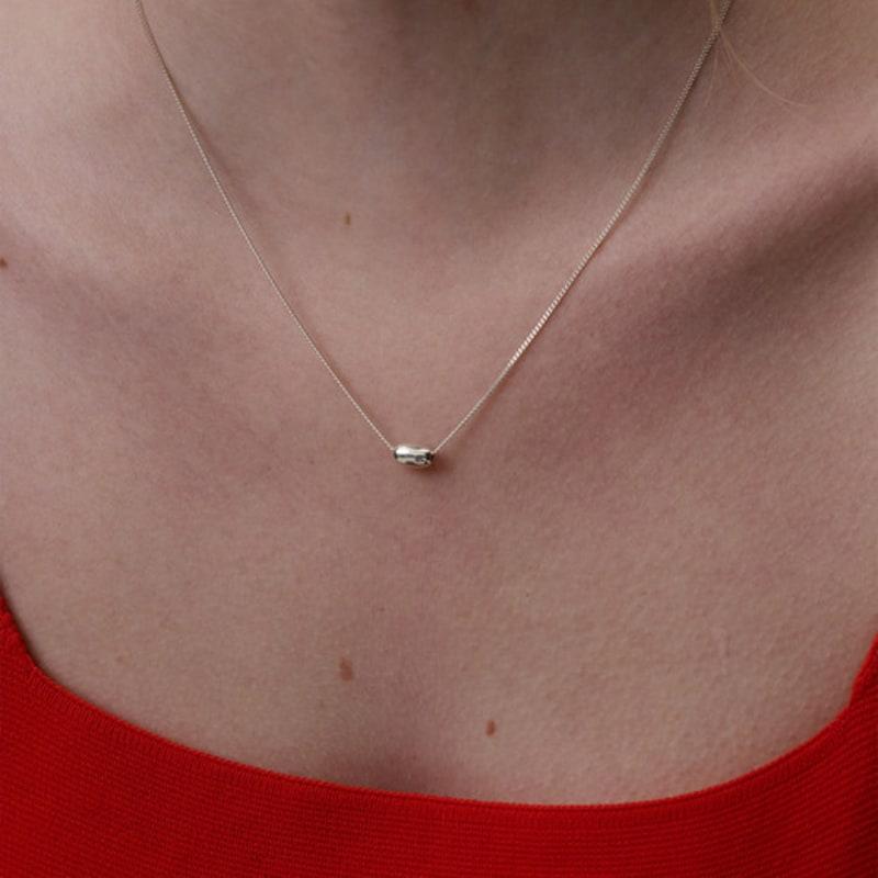 

MONDAY EDITION Oval seed Pendant Necklace silver