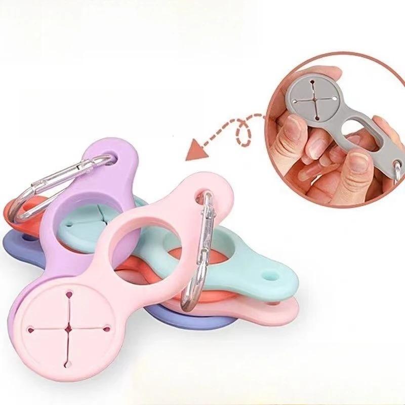 Přenosná silikonová přezka na háček na láhev s vodou, Klipový držák na láhev na cesty, Úložný držák na lahve s minerální vodou, Gadget pro venkovní cestování