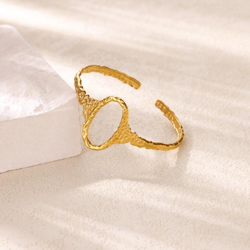 Fashion popular minimalist hollow oval bracelet geometric stainless steel hammer hollow bracelet women's niche bracelet