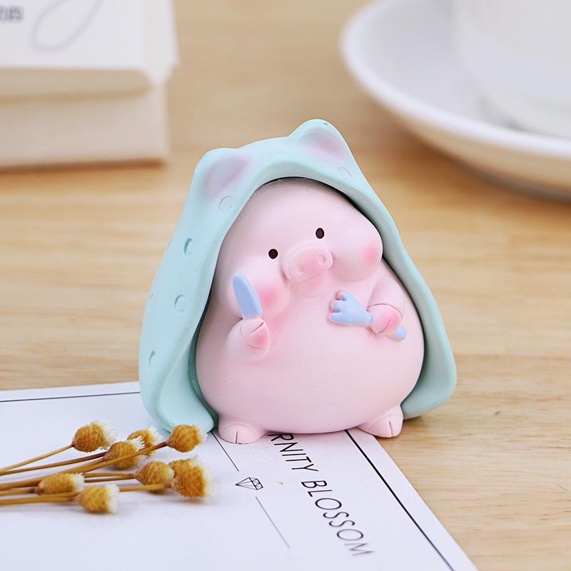 Adorable Dumb Pig Resin Figurine - Cute Desktop or Car Decoration